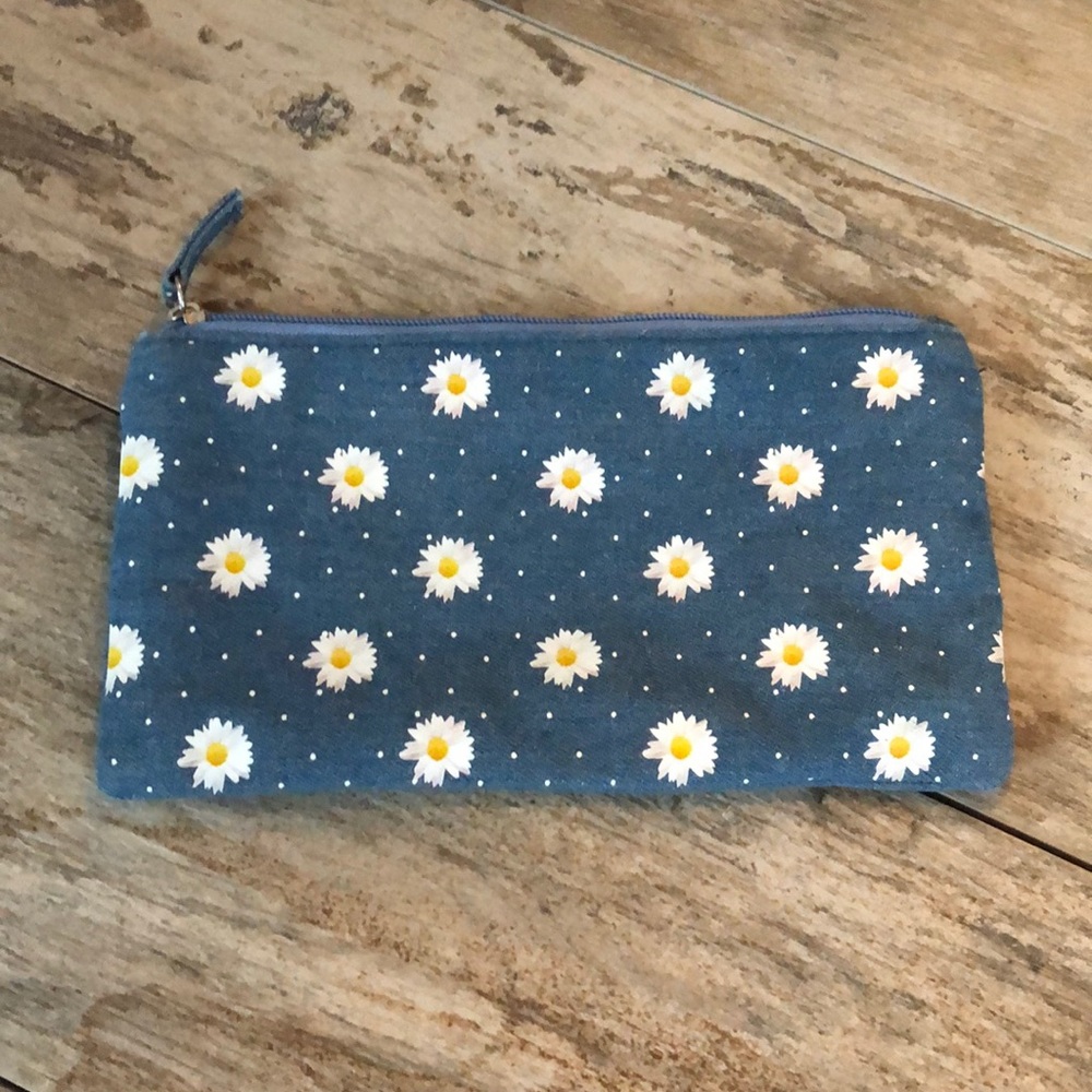 Daisy Inspired Makeup Bag